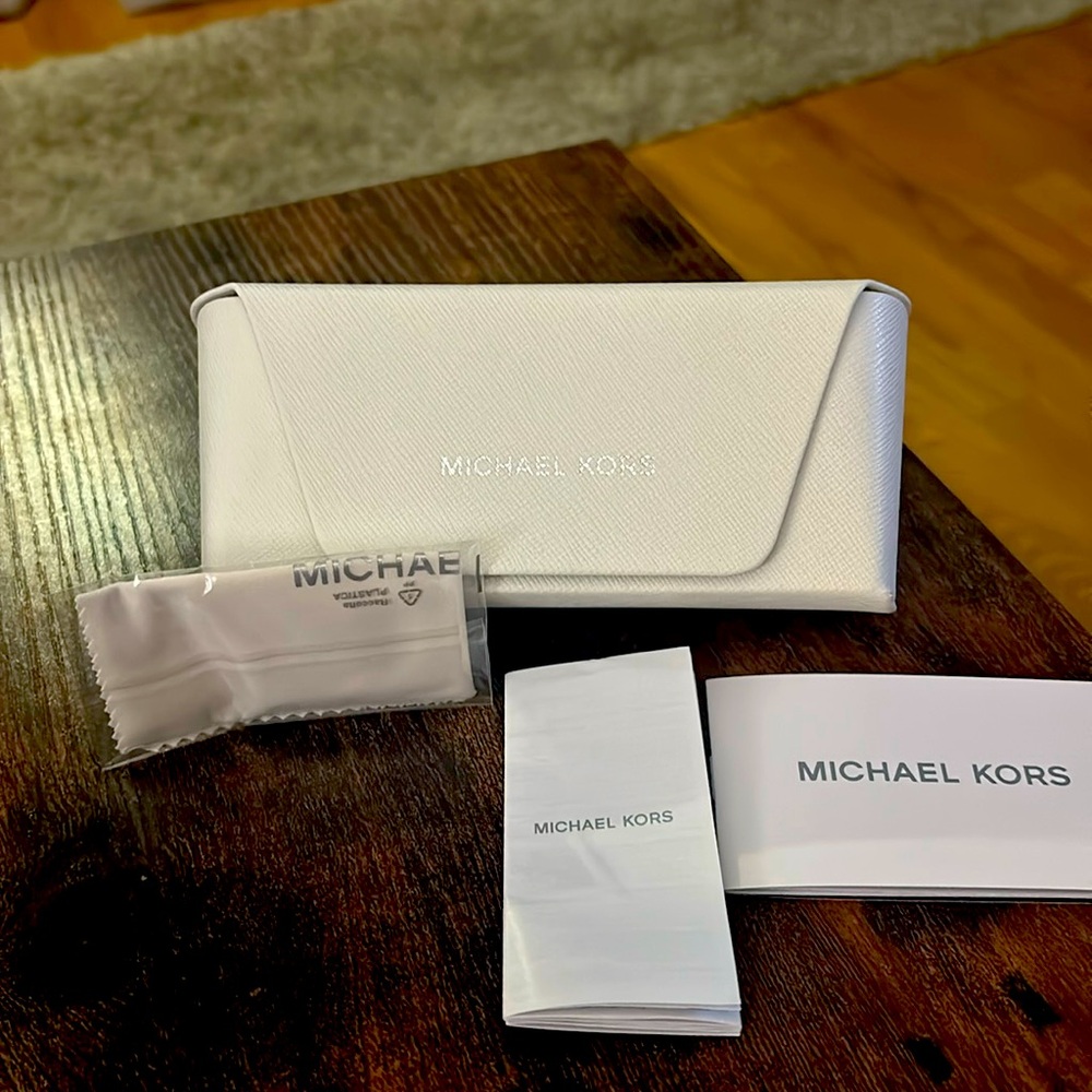 Michael Kors Hardshell Glasses case